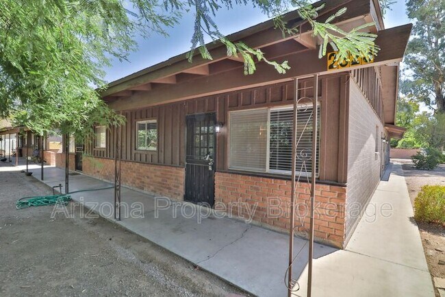 Foto del edificio - 2323 S College Ave