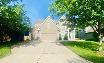 Building Photo - 15808 Linden St