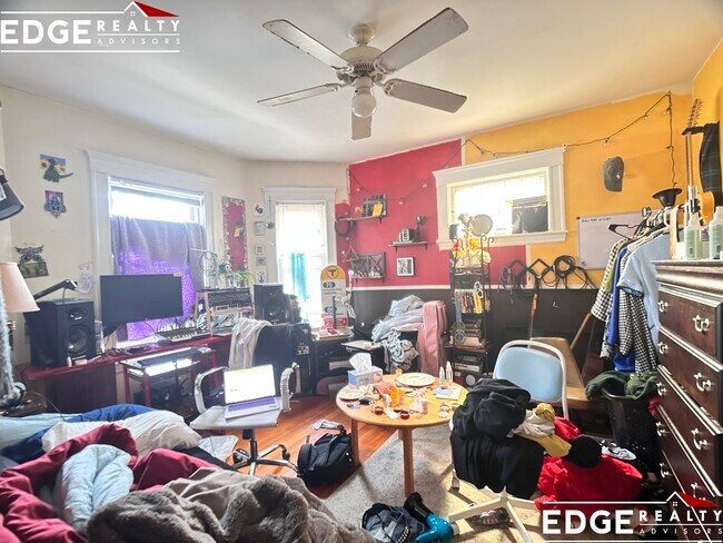 Foto del edificio - 5 Mapleton St