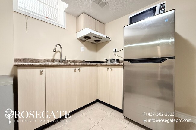 Building Photo - Newly Renovated 1-Bedroom, 1-Bath Apartmen...