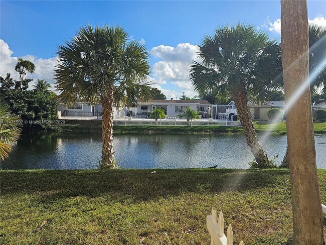 Building Photo - 8305 Sunrise Lakes Blvd