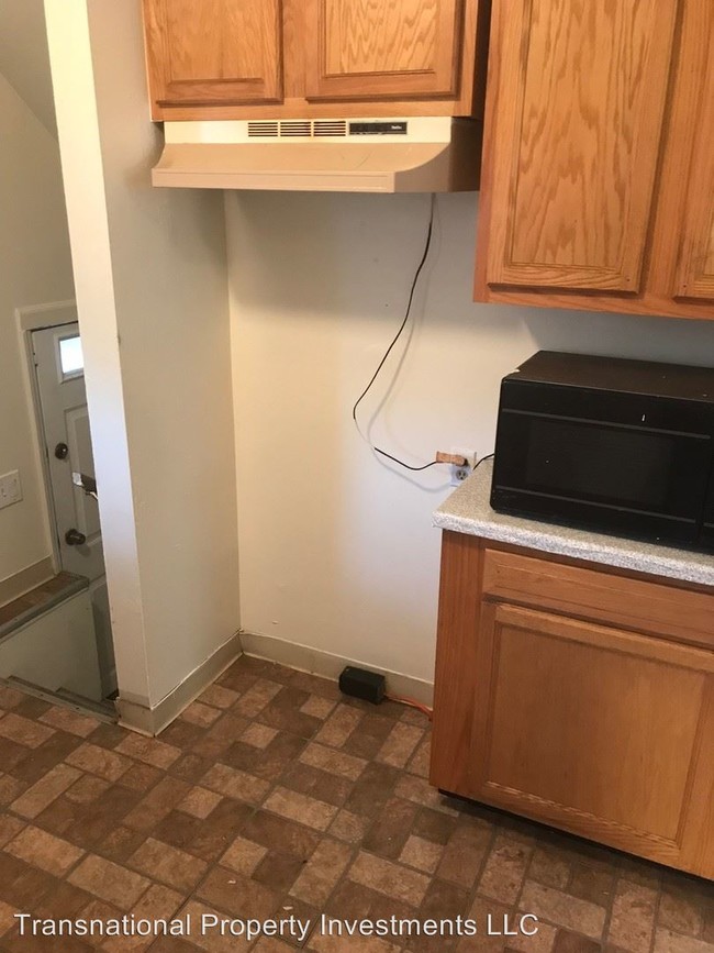 Building Photo - 3 br, 2 bath House - 4419 W. 139th Street
