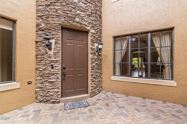 Building Photo - 3501 Collonade Dr