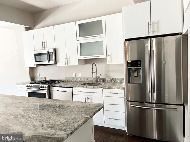 Building Photo - 1620 E St NE