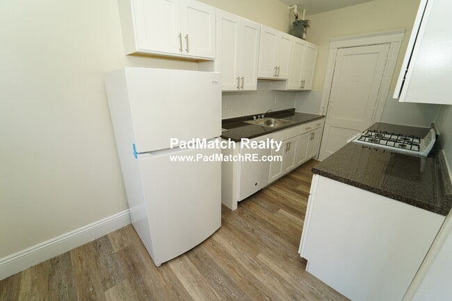 Eat-in-Kitchen - 1171 Boylston St