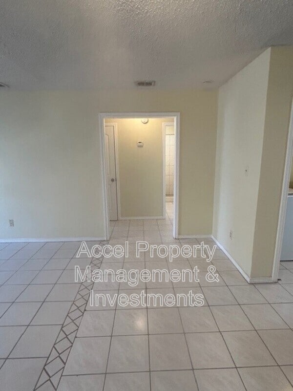 Building Photo - 2805 N 31st St