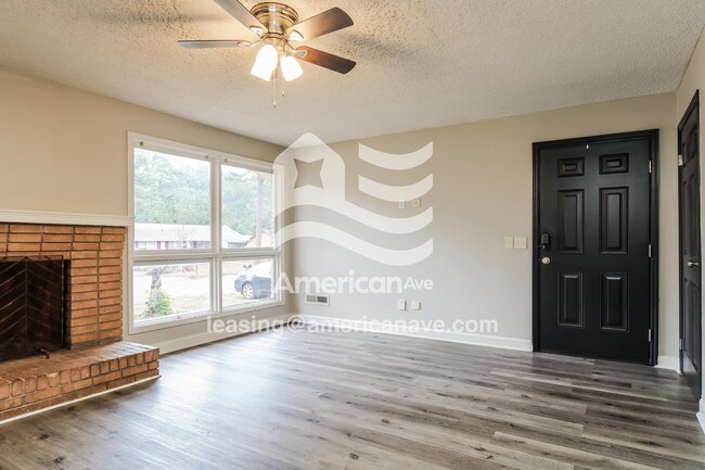 Building Photo - 2520 Stonehenge Dr