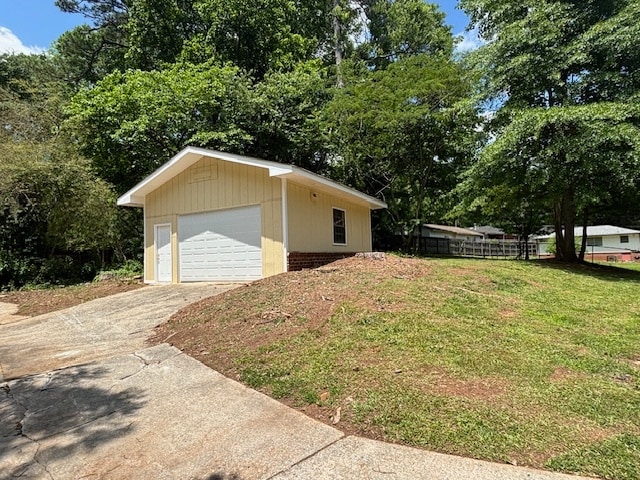 Building Photo - 301 Maple St