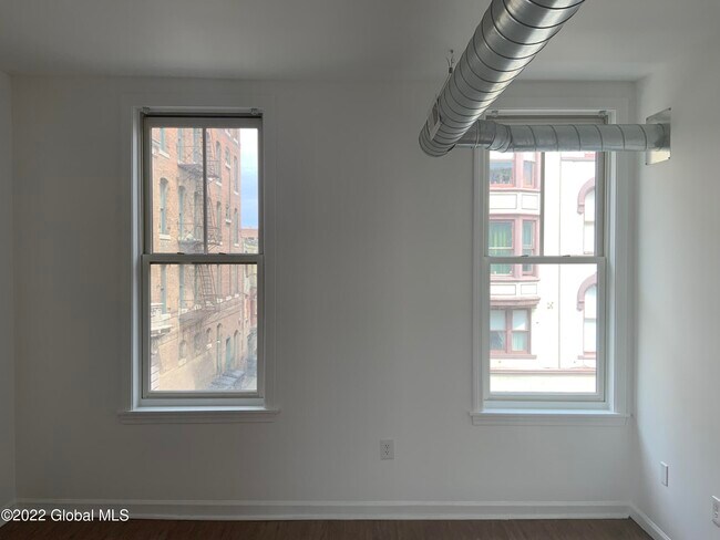 Building Photo - 451 Fulton St