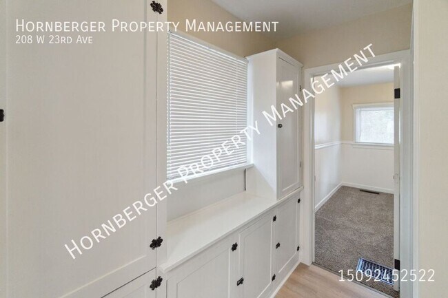 Foto del edificio - 208 W 23rd Ave