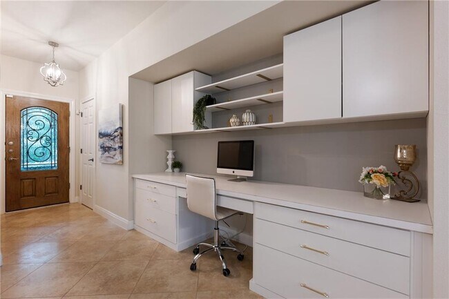 Foto del edificio - 5605 Creek Meadows Cove