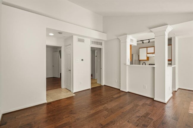 Building Photo - 3231 Allen Pkwy