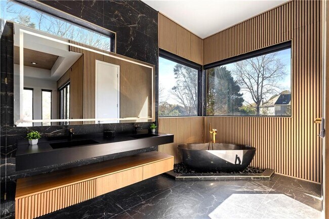 Foto del edificio - 3600 Lower Roswell Rd