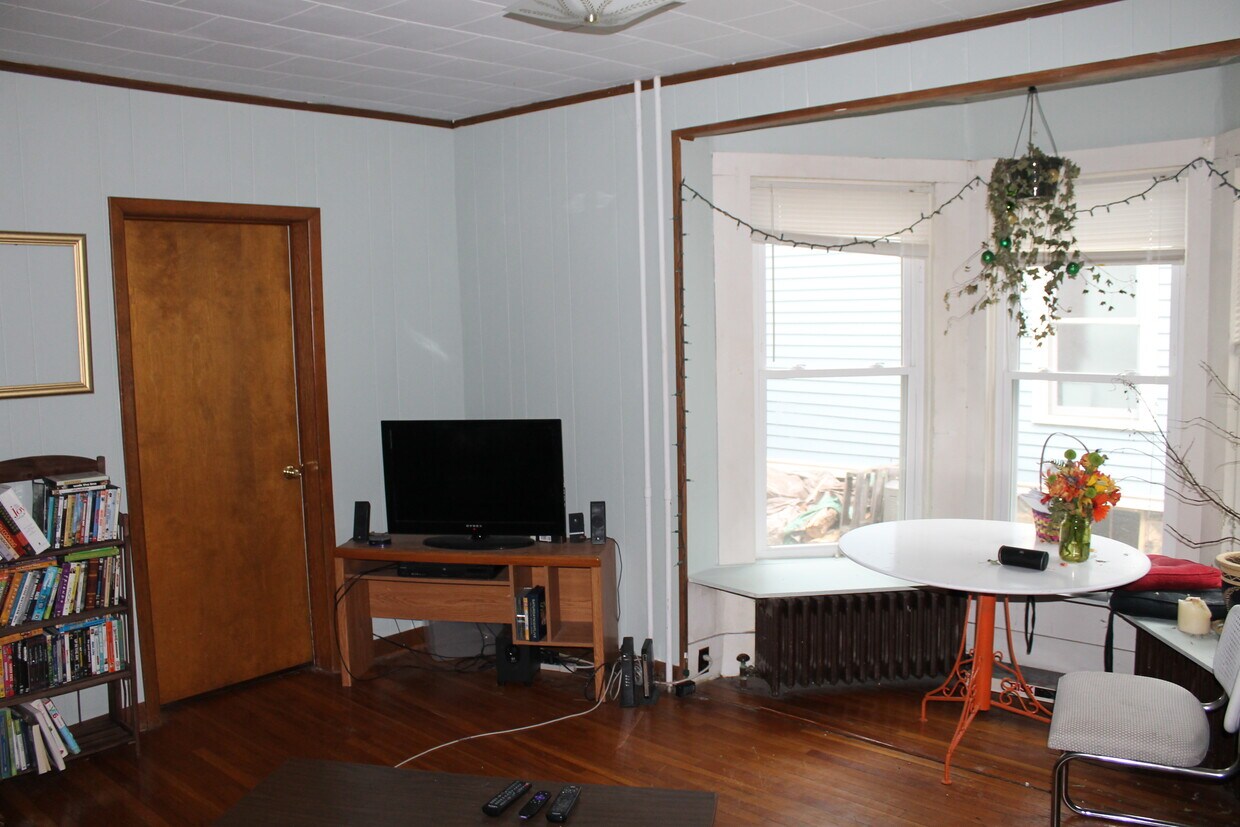 Foto principal - 410 E Yates St
