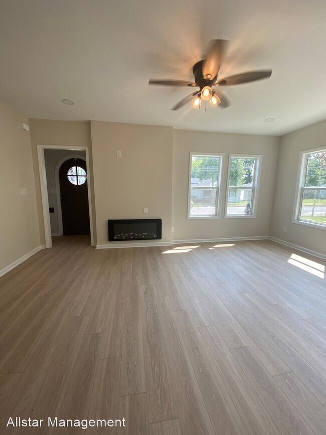 Building Photo - 4 br, 3 bath House - 797 N Merton St