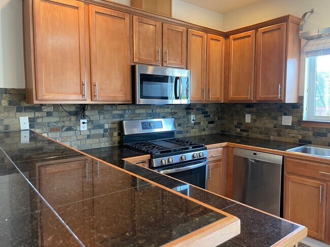 Foto del edificio - Welcome Home 2 bd 1.5 ba - West Seattle Townhome