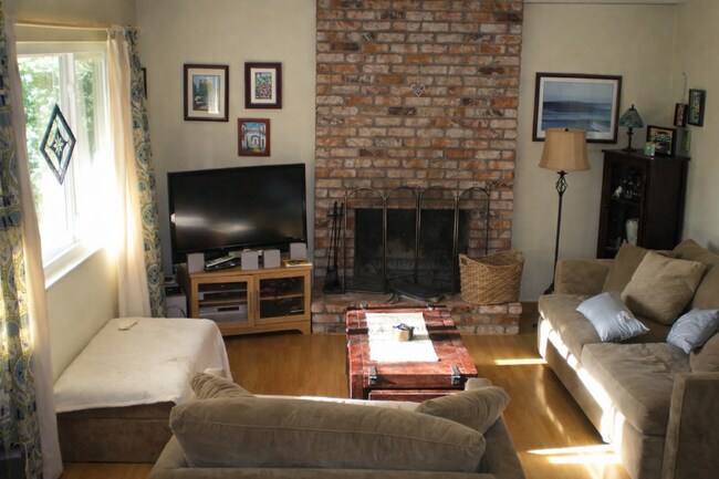 Foto del edificio - Charming Home with Cozy Spaces: 3Bedrooms and 2 Bathroom