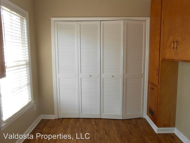 Building Photo - 3 br, 2.5 bath House - 2323 Riverhill Drive