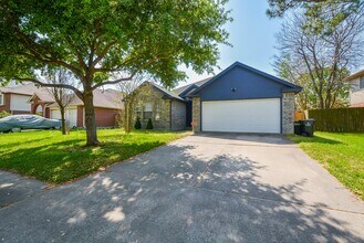 Building Photo - 22811 Market Square Ln
