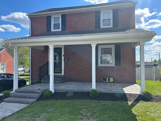 Foto del edificio - 1412 Cherry Ln