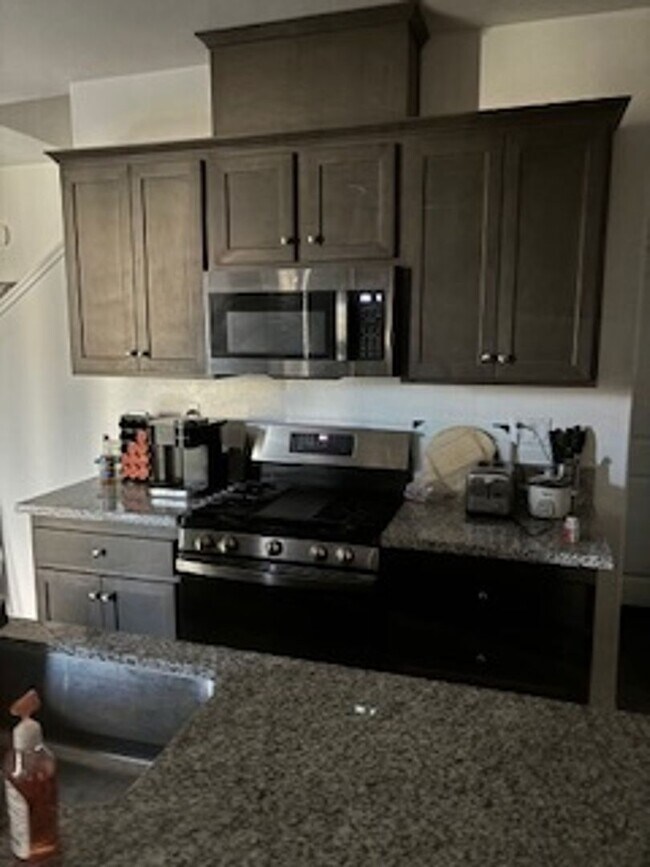 Foto del edificio - 3 Bedroom Townhome in Winchester