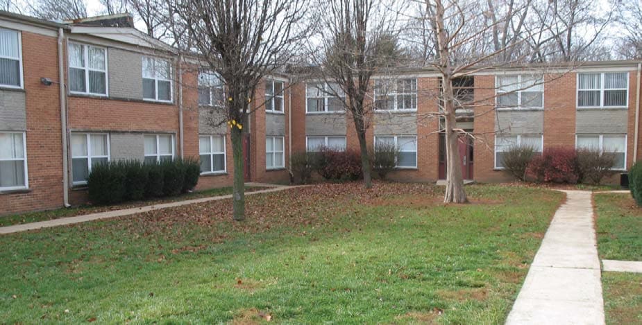 Primary Photo - Glen Trails East Apartments