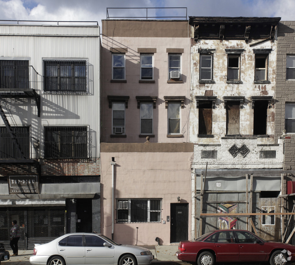Building Photo - 988 Bedford Ave