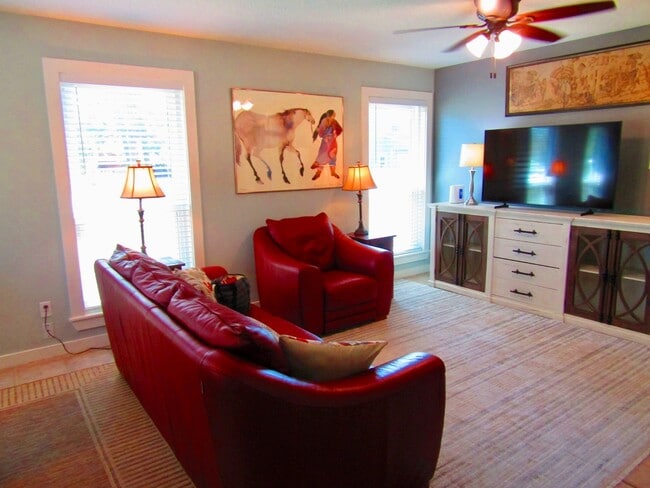 Building Photo - 31 Hunters Creek Dr