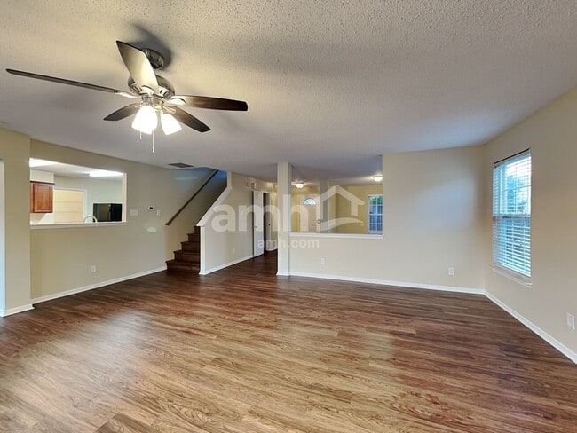 Foto del edificio - 13993 Meadow Lake Dr