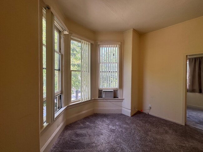Building Photo - 1BR/1BA Apartment in Prime Downtown San Jose Location - $1910/mo includes all utitilies.