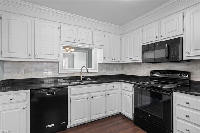 Foto del edificio - 345 Middle Oaks Dr