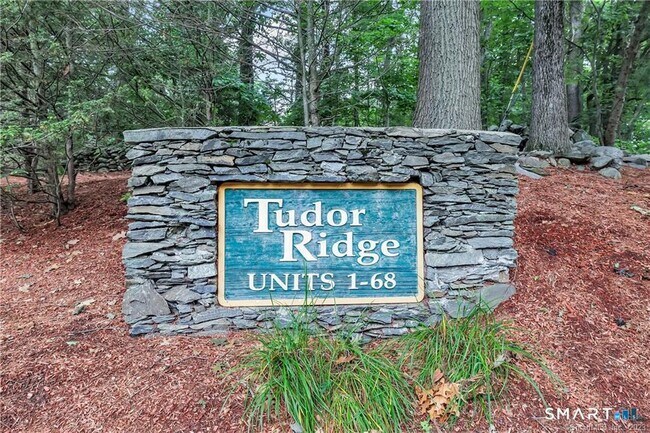 Foto del edificio - 125 Warner Hill Rd