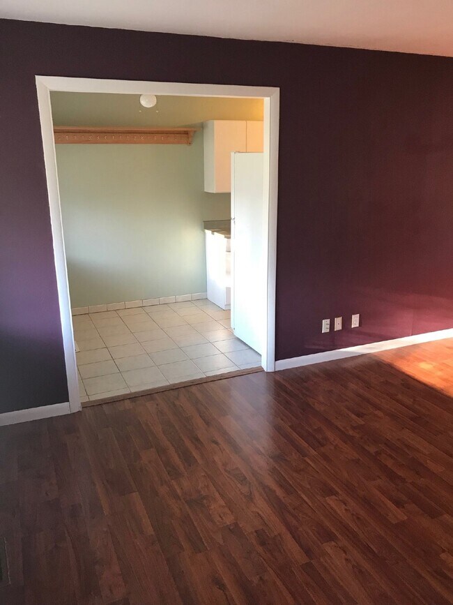 Building Photo - 2BR/1BA in University Hills with Huge Yard...