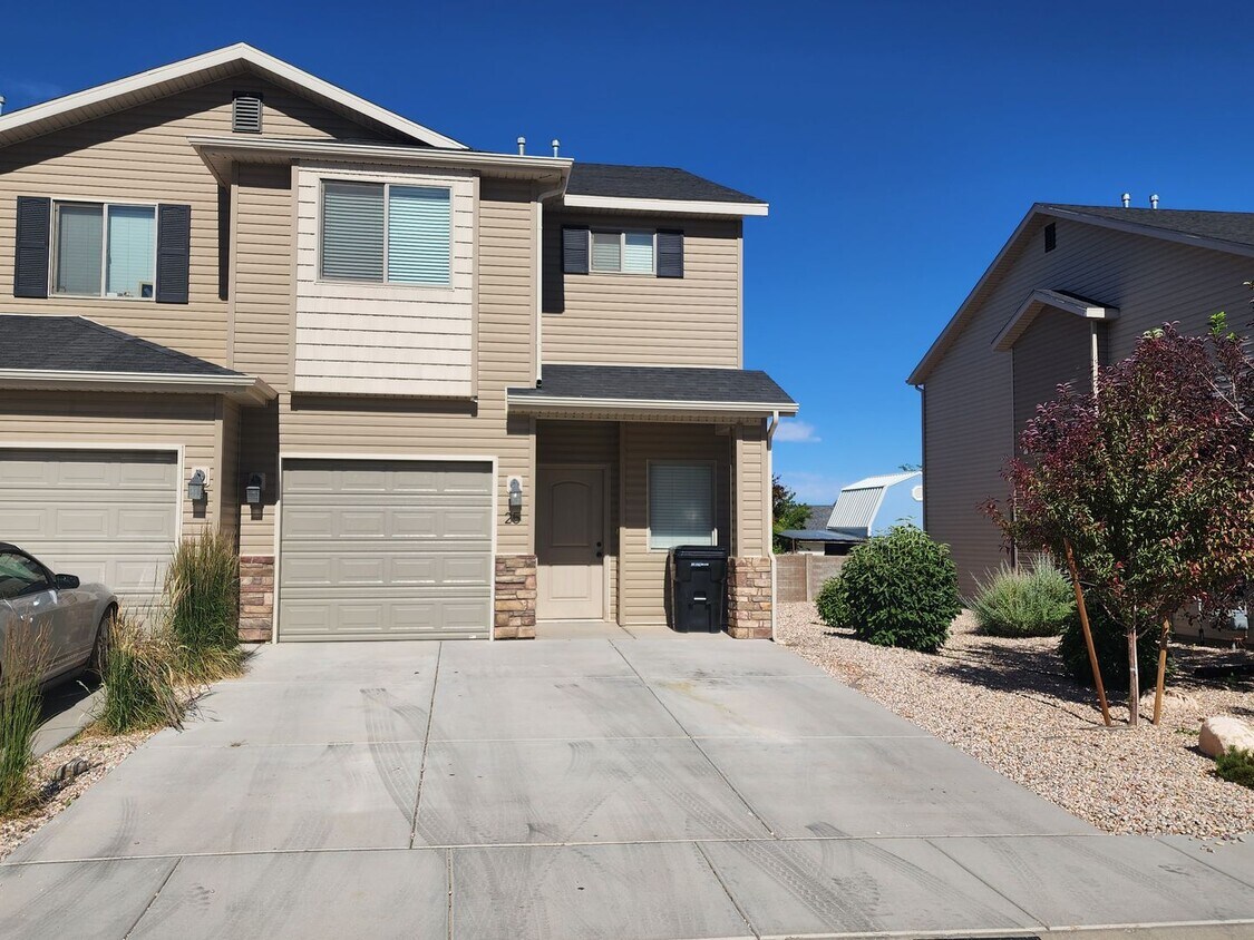 Primary Photo - Charming Townhome