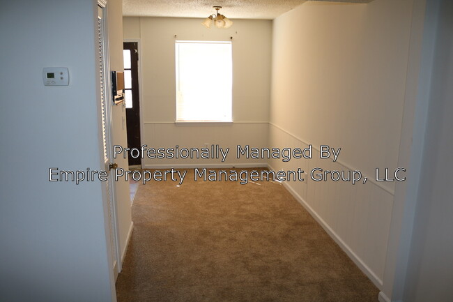 Building Photo - 4617 Grove Park Ln