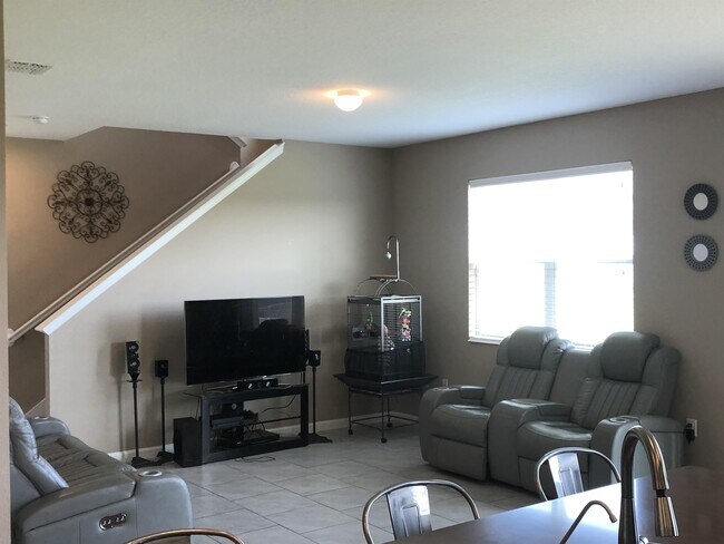 Foto del edificio - 234 Stonehaven Dr