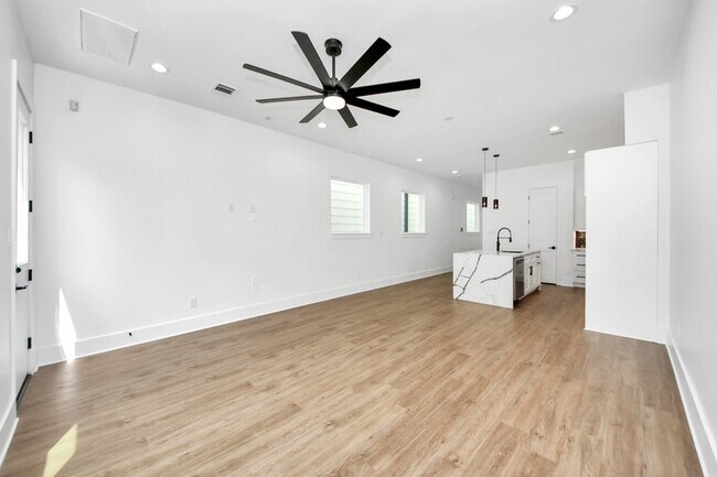 Foto del edificio - 5029 Broom St