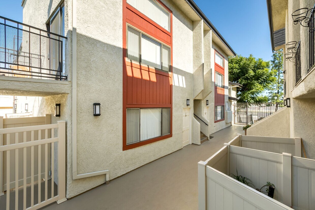 Chatsworth Plaza Apartments Apartments in Chatsworth, CA Westside Rentals