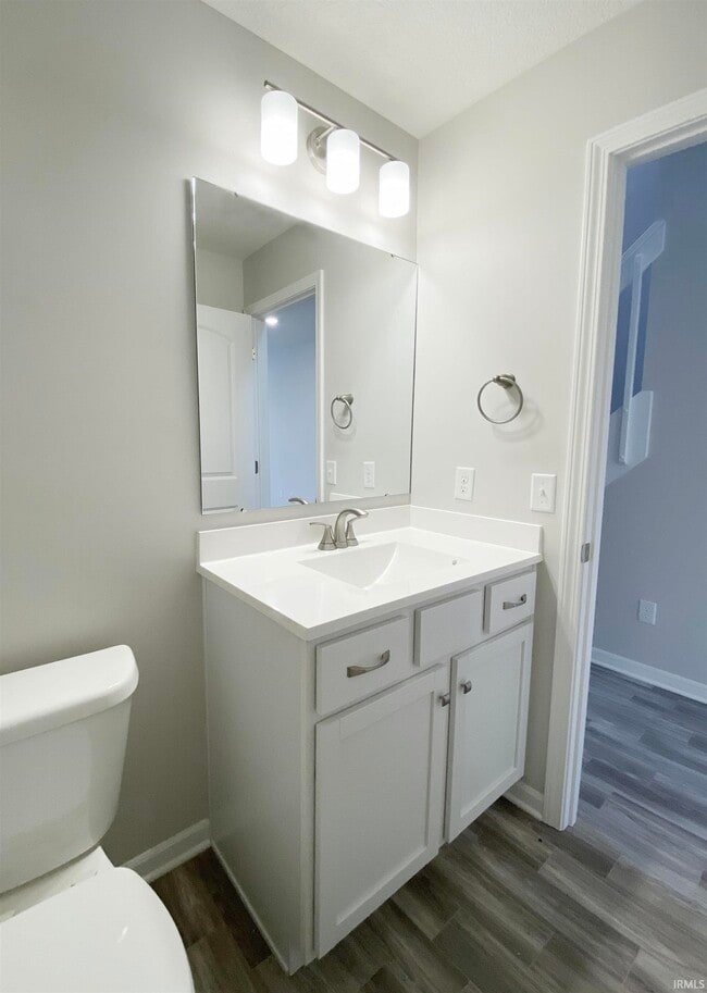 Building Photo - 3589 Canal Square Dr
