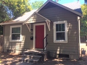 Building Photo - 623 Ivy St