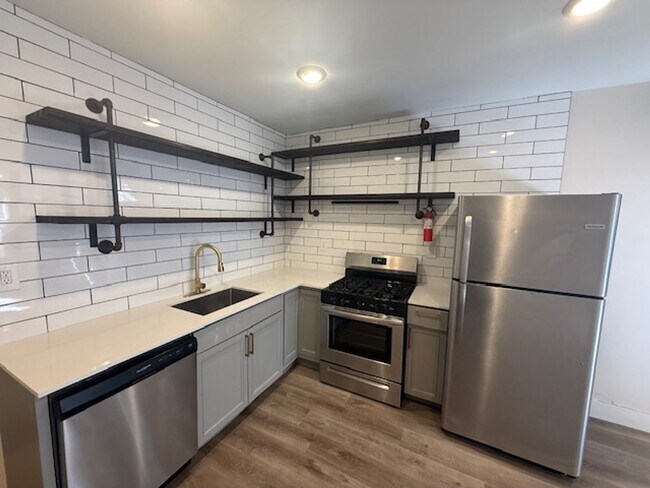Building Photo - Loft Style 1 Bedroom Home Available Now