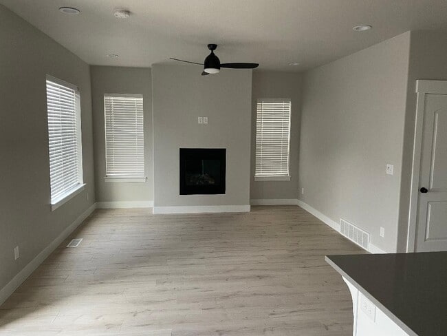 Building Photo - 3760 W Big Horn Dr