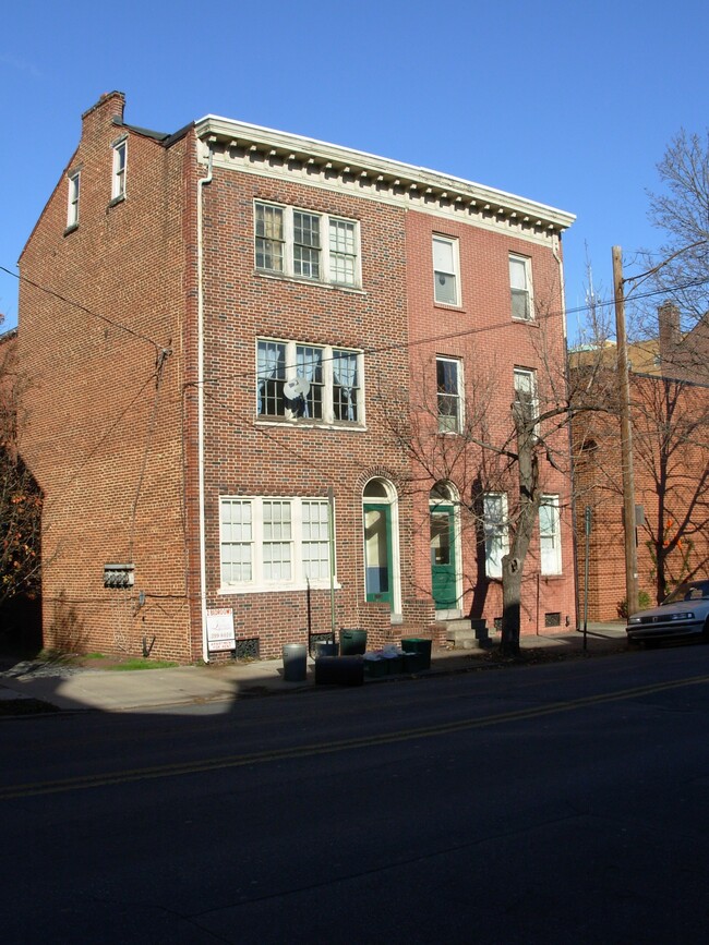 29 E. James 1st Floor Apt - 29 E James St