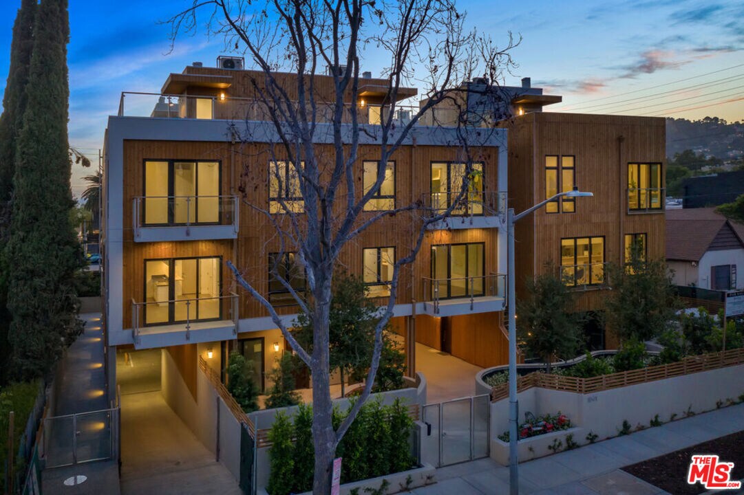 Foto principal - 1041 N Spaulding Ave