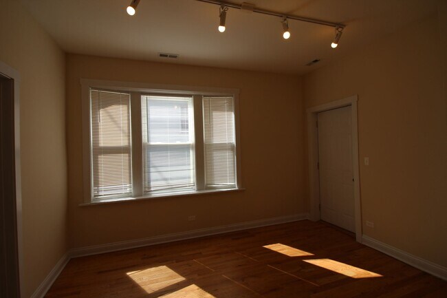 Foto del edificio - 3115 N Monticello Ave