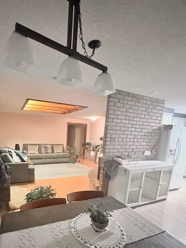 Foto del edificio - 795 Oak Knoll Dr