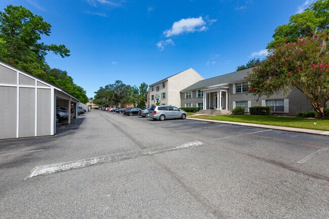 Foto del edificio - 4315 Plaza Gate Ln S