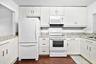 Building Photo - 1750 NW 3rd Terrace