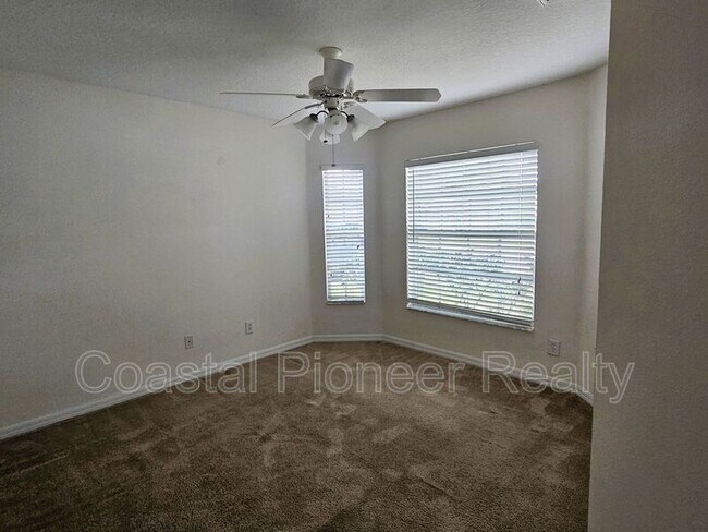 Foto del edificio - 3220 Clover Blossom Cir