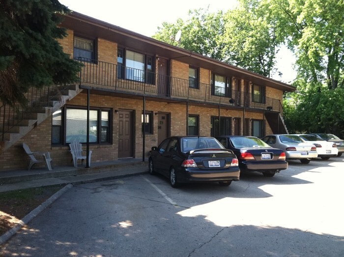 811 Greenbrier Rd Unit 1, DeKalb, IL 60115 Apartment for Rent in DeKalb, IL